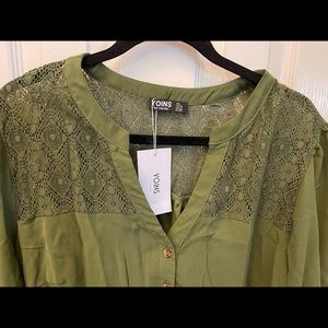 NWT 2X Green lace button down long sleeve shirt.